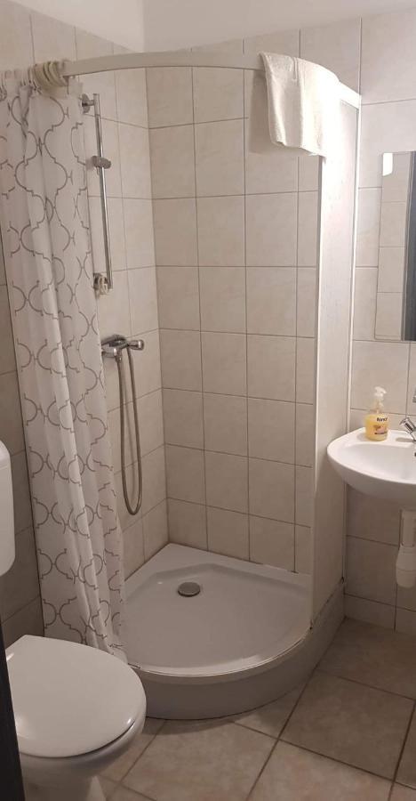 Lanchid Szallo Kecskemet Ngoại thất bức ảnh